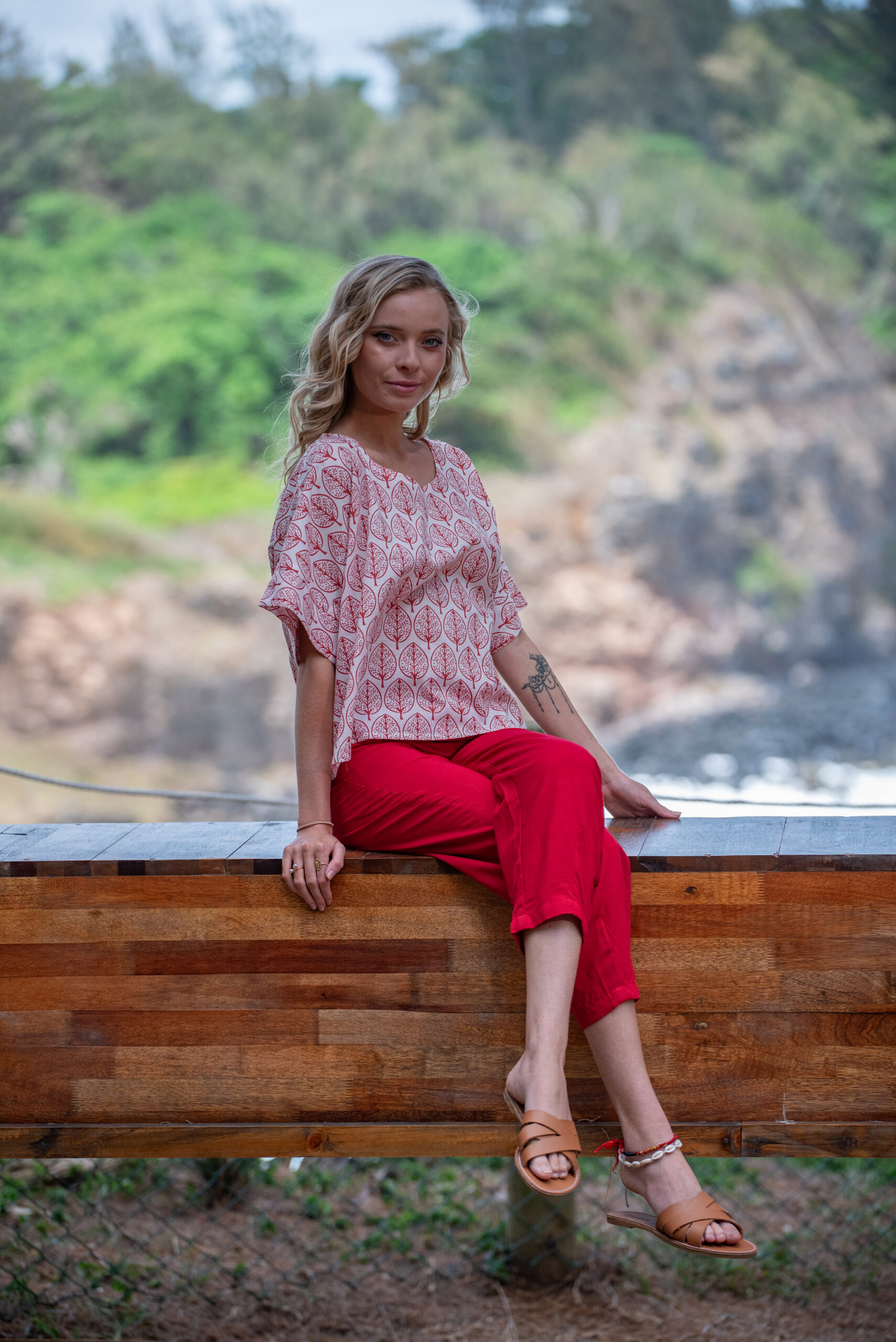 Beau Top - White & Red