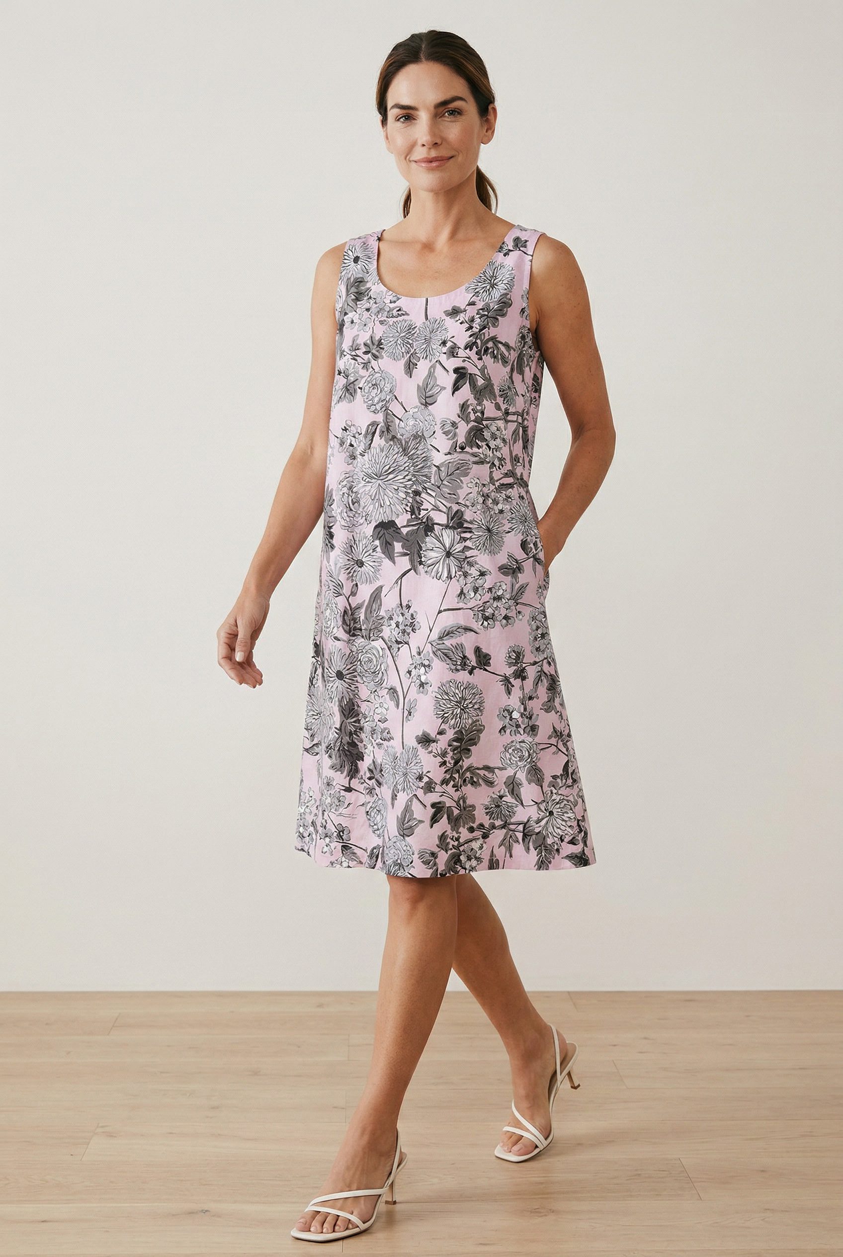AI Fashion Models-42366333-79f7-475d-b275-018bc123d3ed