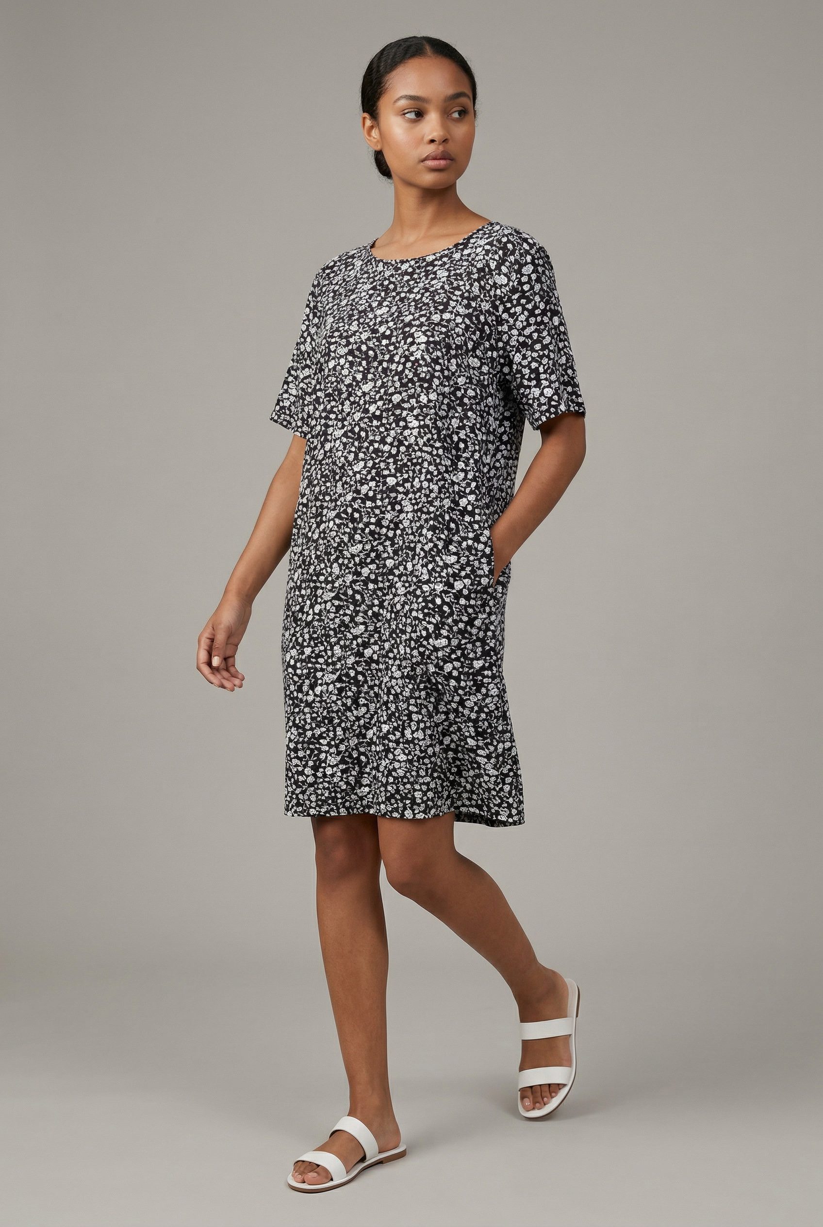 AI Fashion Models-a14d4528-5a6d-46b6-a6e2-a115e28f4611